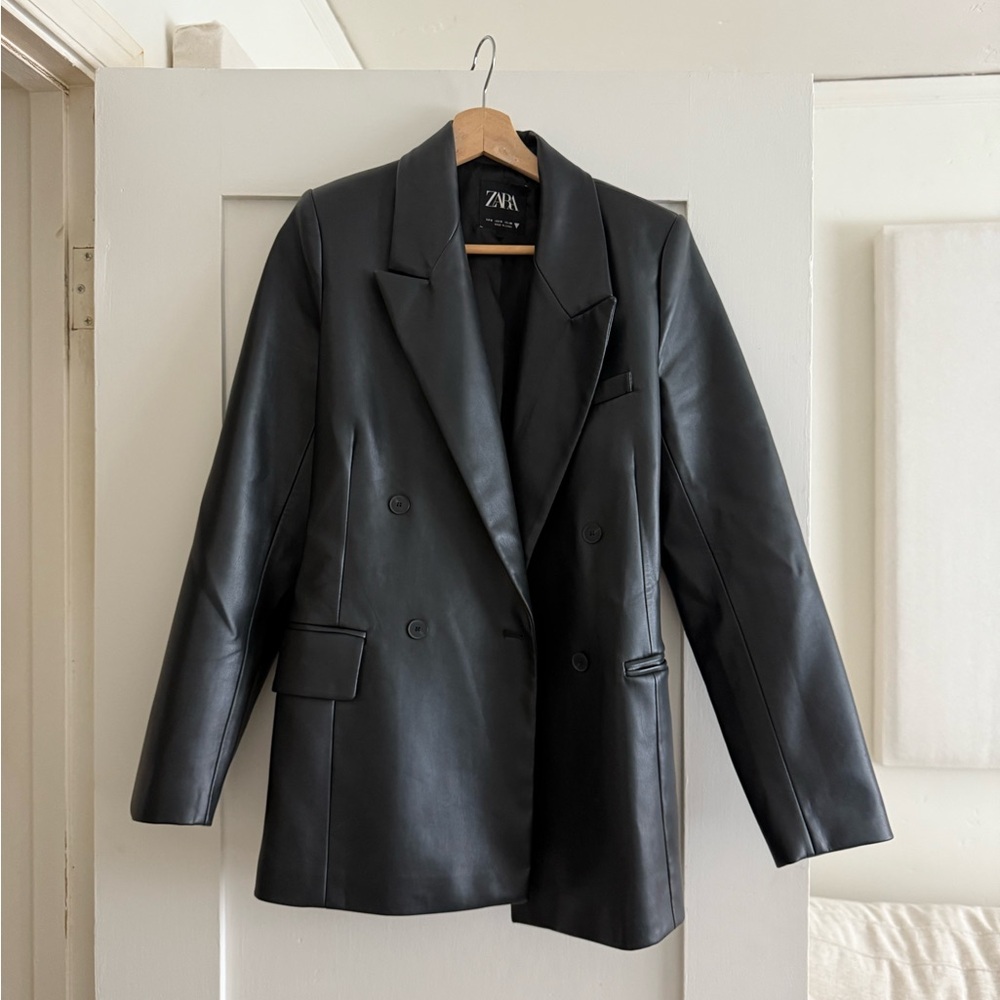 Zara Black Double-Breasted Blazer